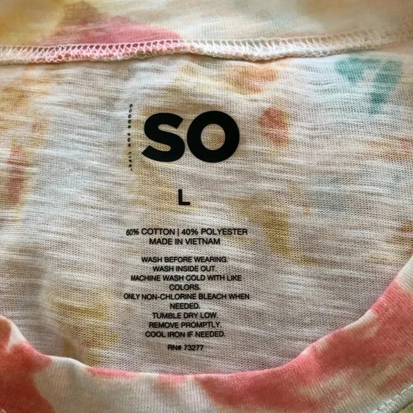 SO Juniors’ Tank Top Cropped High Neck in a Peach Tie Dye. Size Large. NWT - Picture 3 of 6